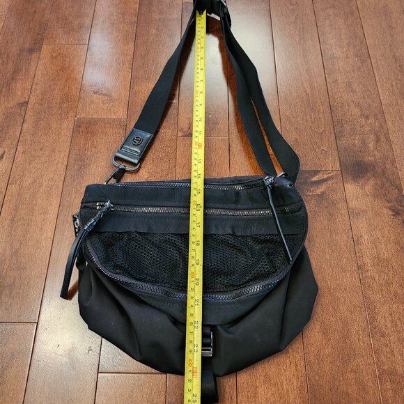 Lululemon black crossbody or fanny pack bag - Picture 2 of 10